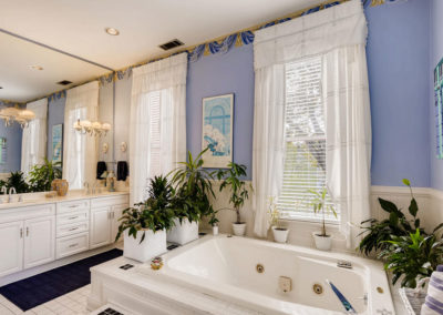 Royal-suite-bathtub at Sugar Magnolia BB, Atlanta, GA