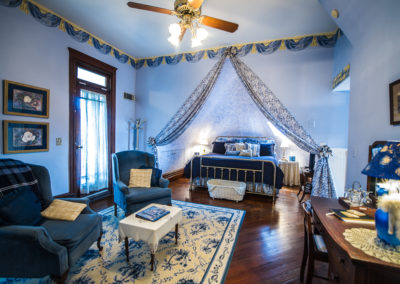King-sized-bedroom in Sugar Magnolia BB, Atlanta, GA